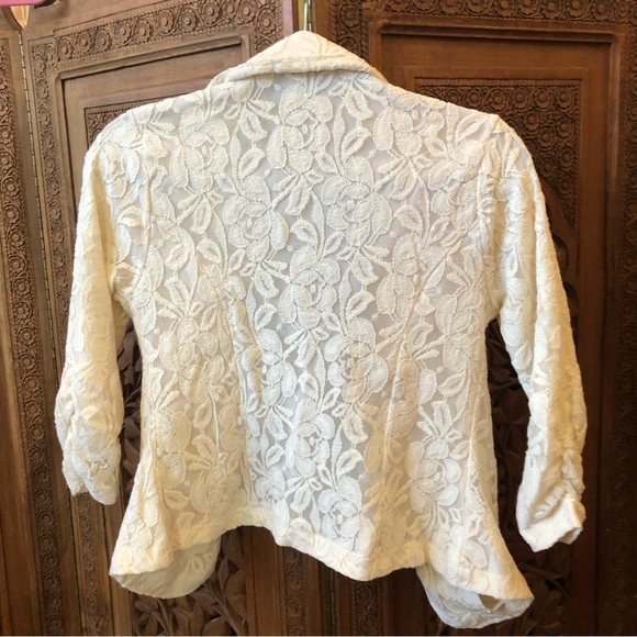 Lace jacket - Picture 2 of 8